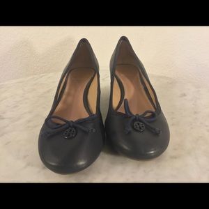 Tory Burch "Chelsea" Blue Leather wedge Wm Sz 9 M.